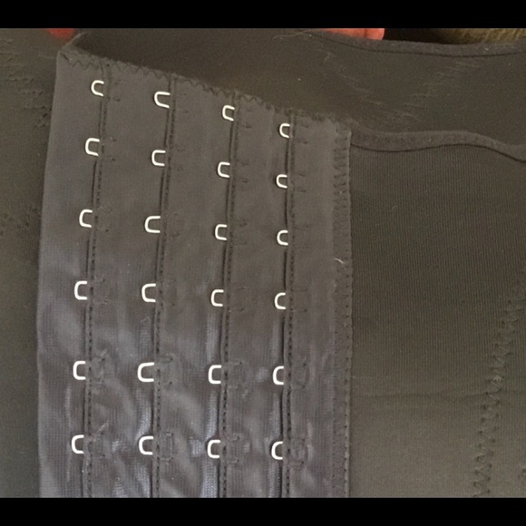 Black body shape corset - Picture 4 of 4